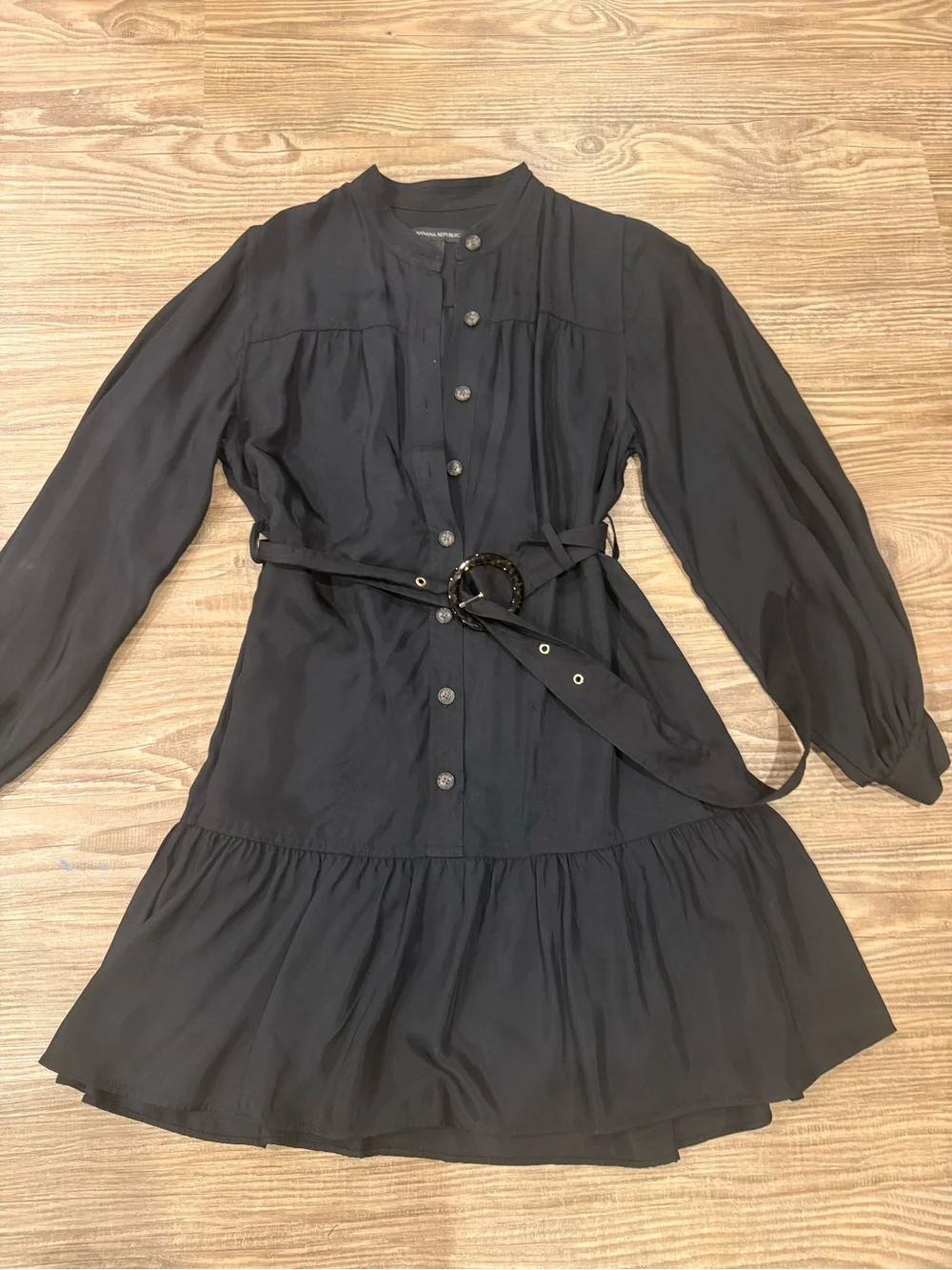 EUC Banana Republic Billow sleeved belted dress.  Black Size  S ~$160 worn once! - Picture 3 of 7